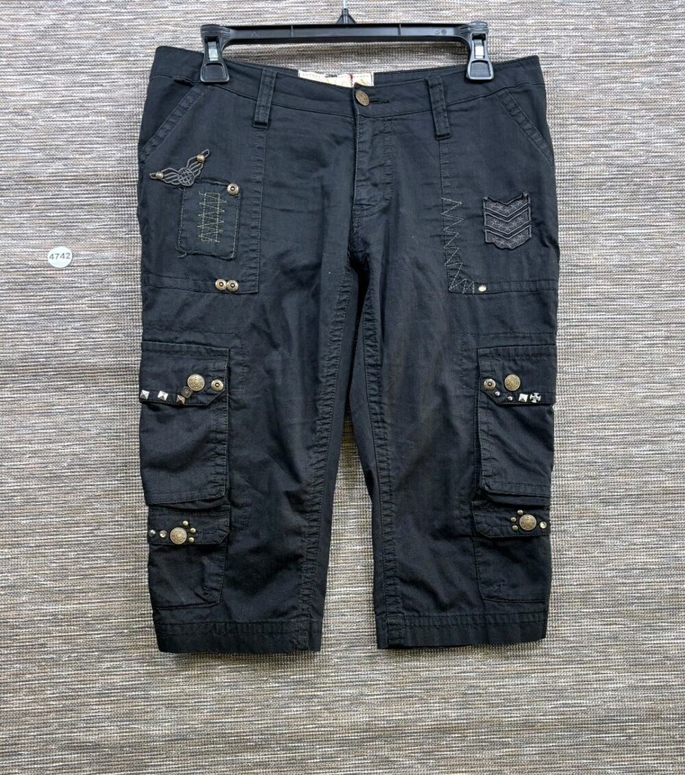 BKE Denim Goth/Punk Buttoned Accented Capri Cargo Pants Womens Size 27 Black